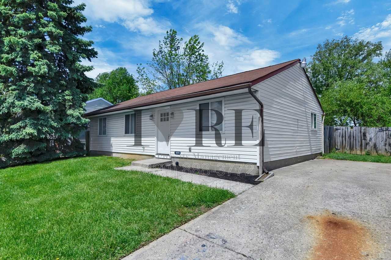 1074 Tobi Dr - Photo 4 of 26