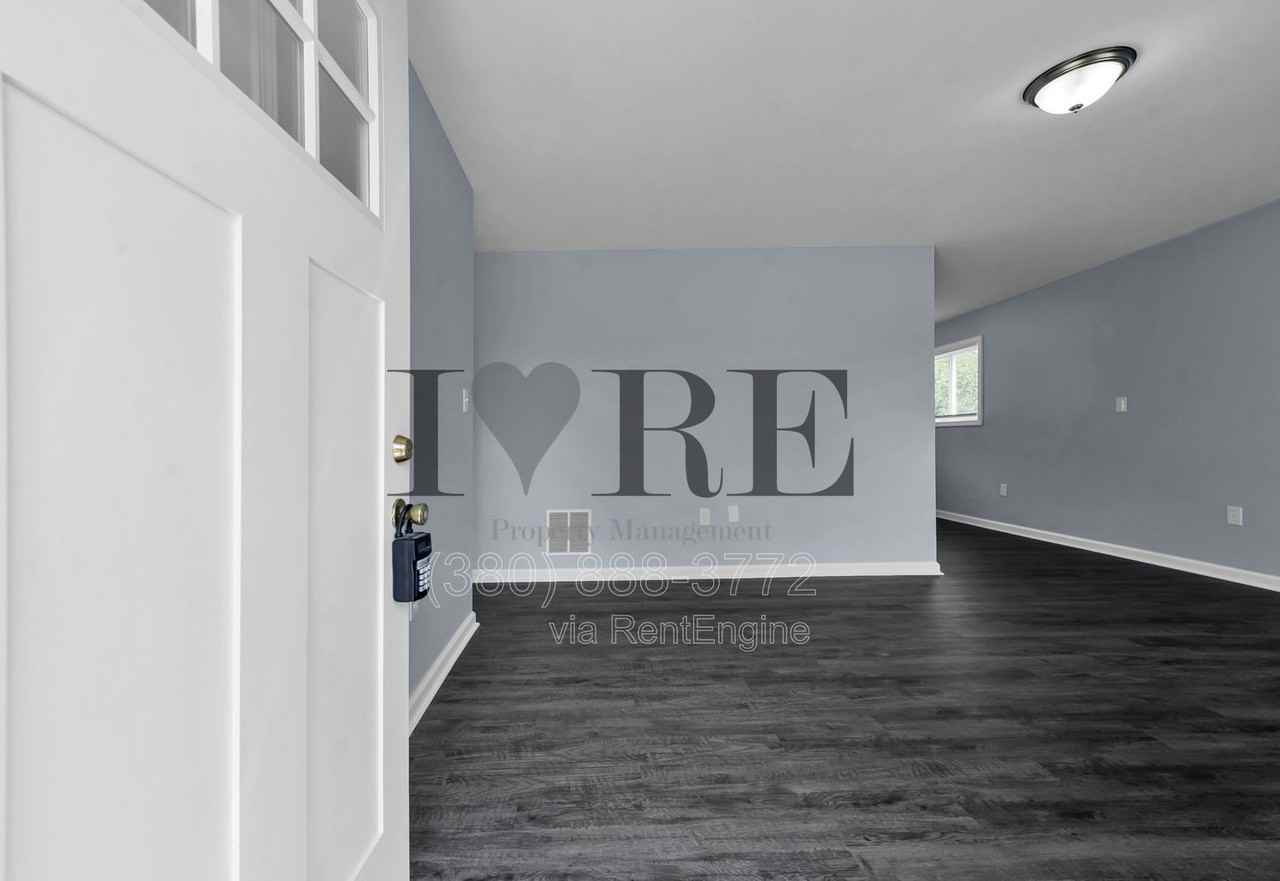 1074 Tobi Dr - Photo 5 of 26