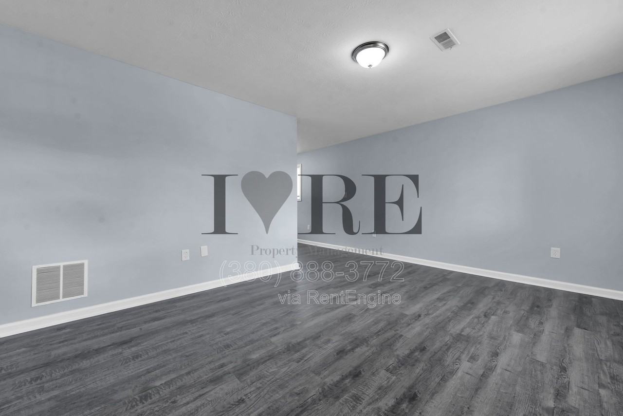 1074 Tobi Dr - Photo 6 of 26