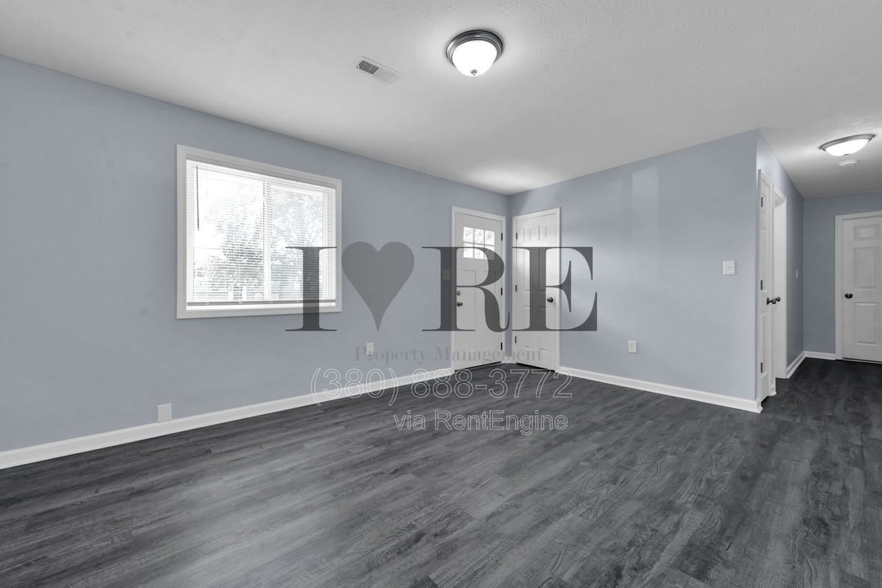 1074 Tobi Dr - Photo 7 of 26