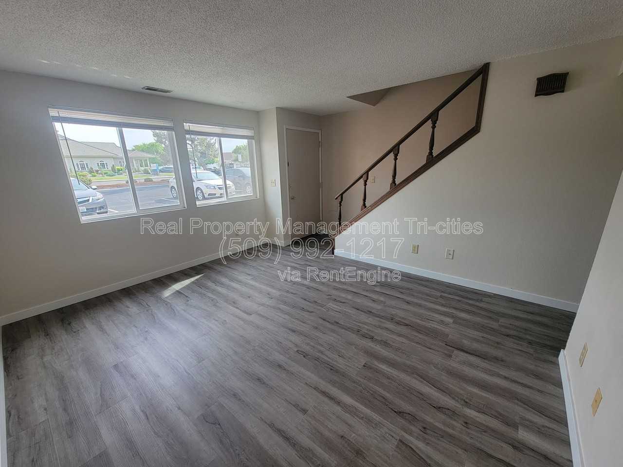 140 Van Giesen St - Photo 2 of 15