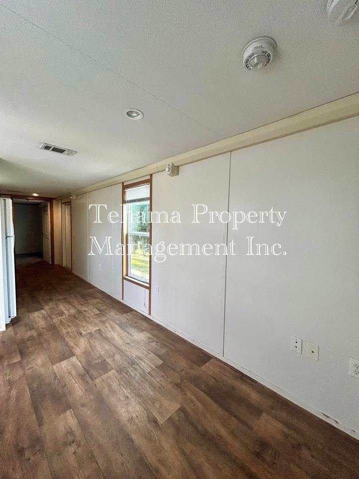 11885 Craig Ave - Photo 2 of 7