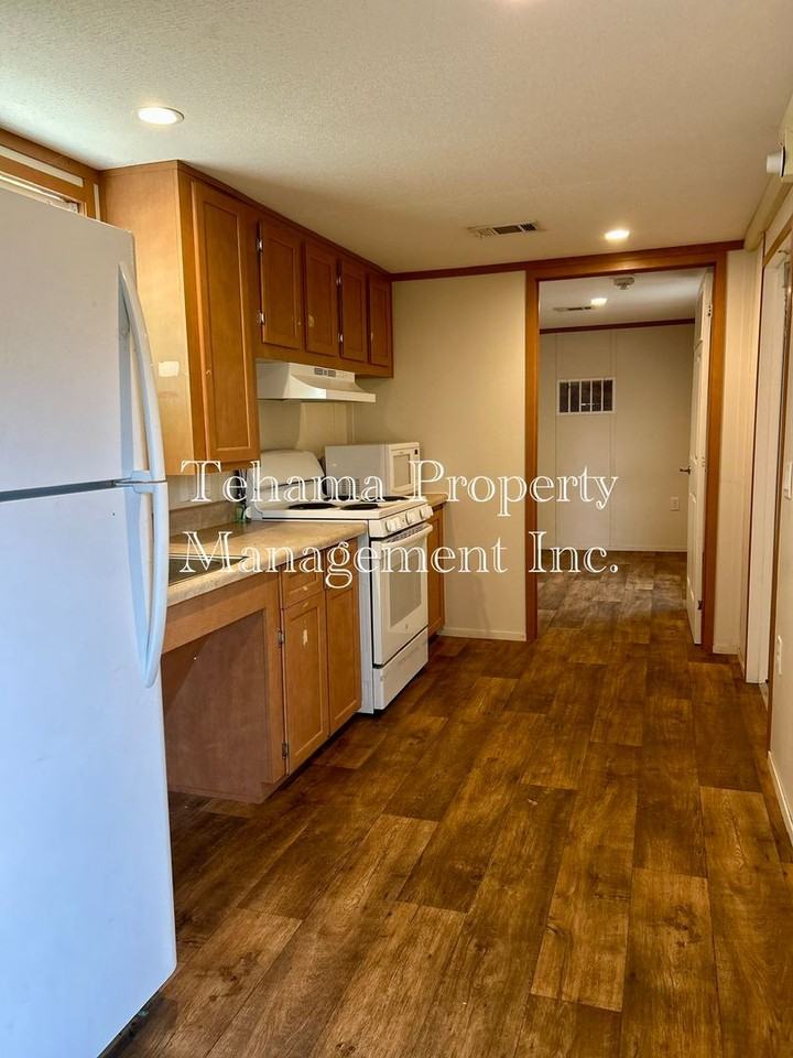 11885 Craig Ave - Photo 3 of 7