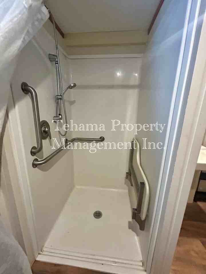 11885 Craig Ave - Photo 6 of 7