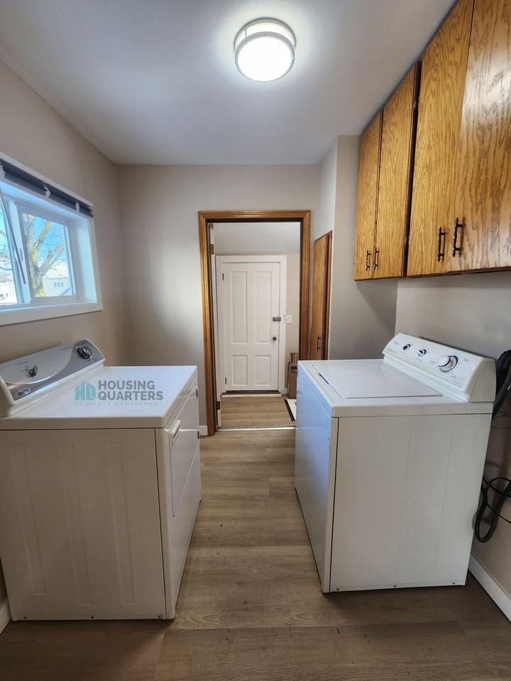 4730 N Freya St - Photo 5 of 19