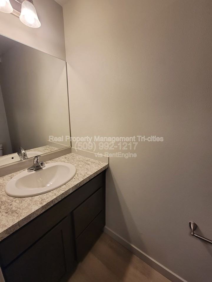 413 Whitefish Ln - Photo 3 of 17