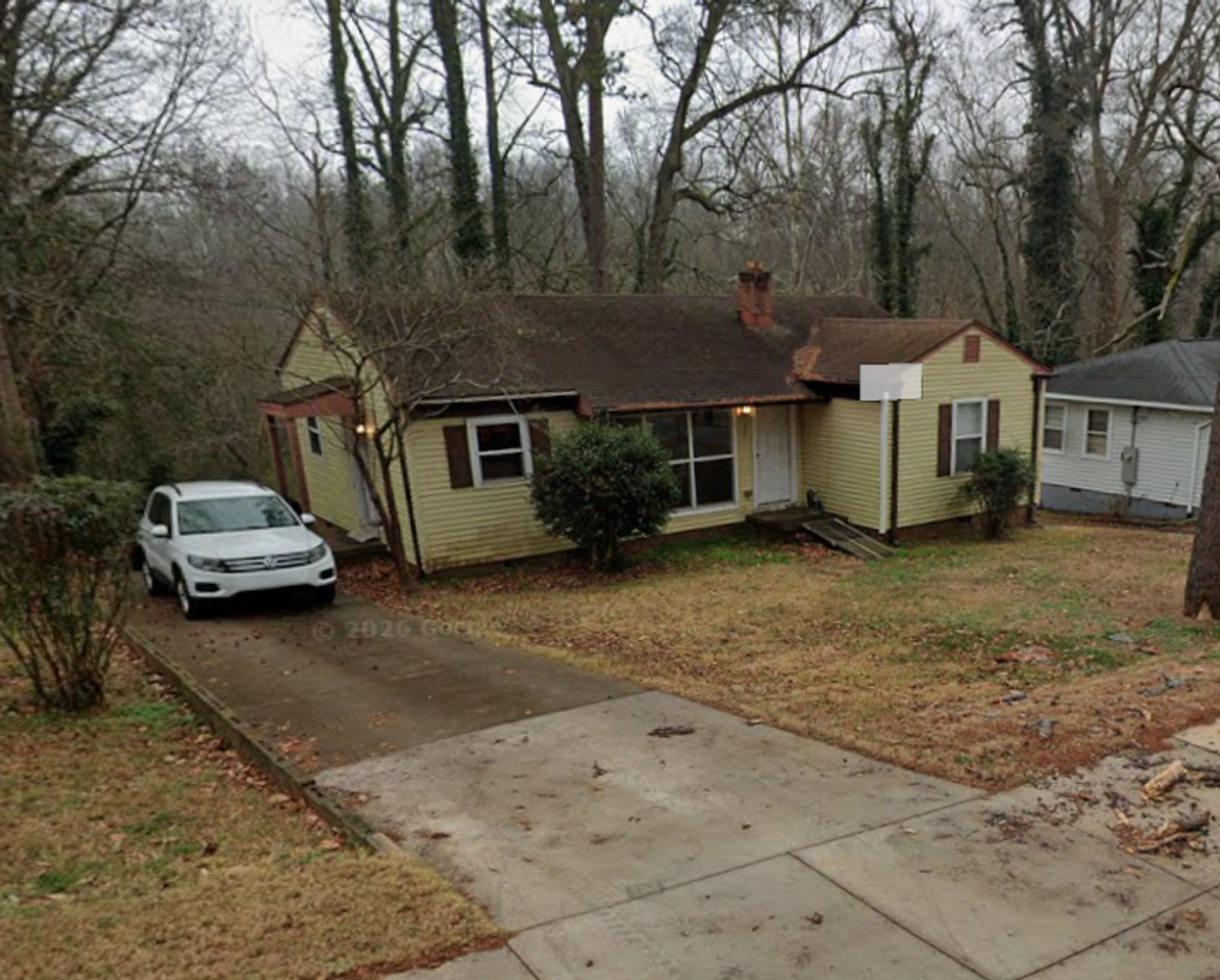 429 Potomac Ave - Photo 2 of 4