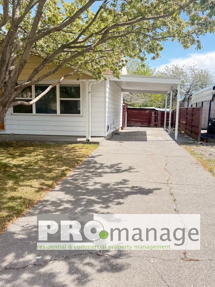 1245 Orlin Dr - Photo 2 of 21