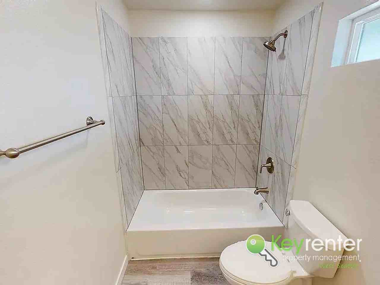 7151 Fauntleroy Way Sw - Photo 4 of 6