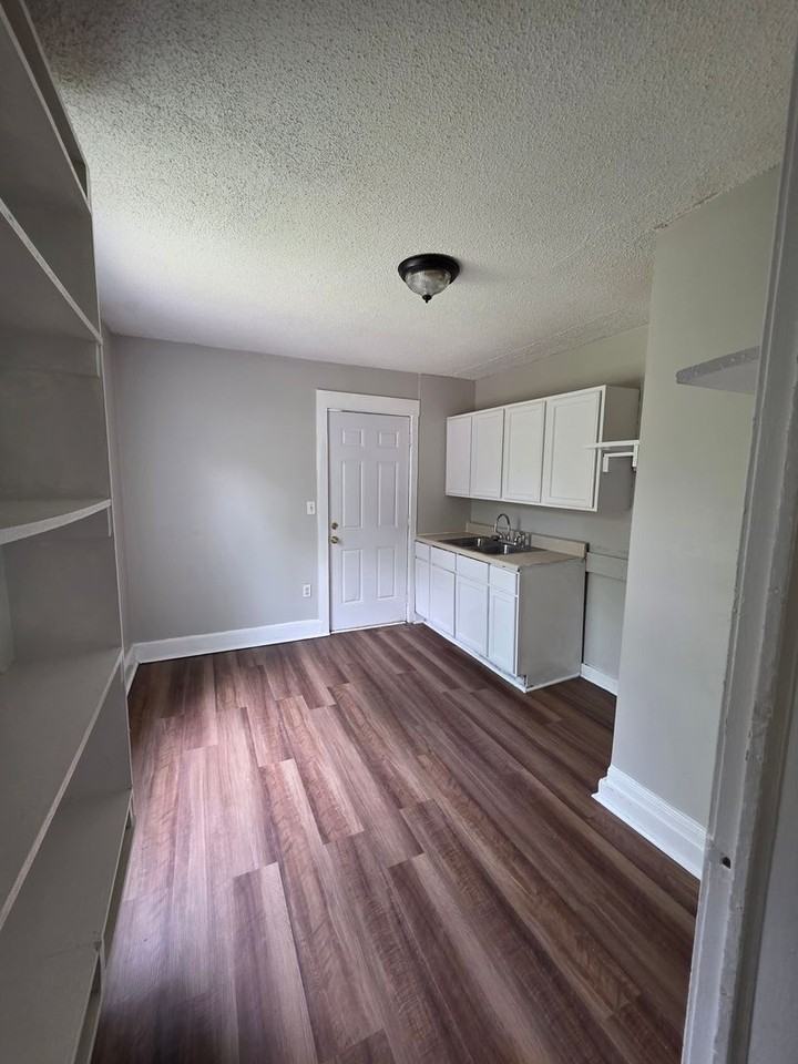 1407 Jerome Dr - Photo 2 of 18