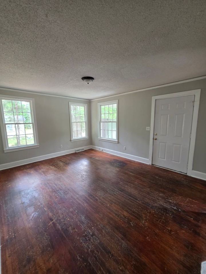 1407 Jerome Dr - Photo 7 of 18