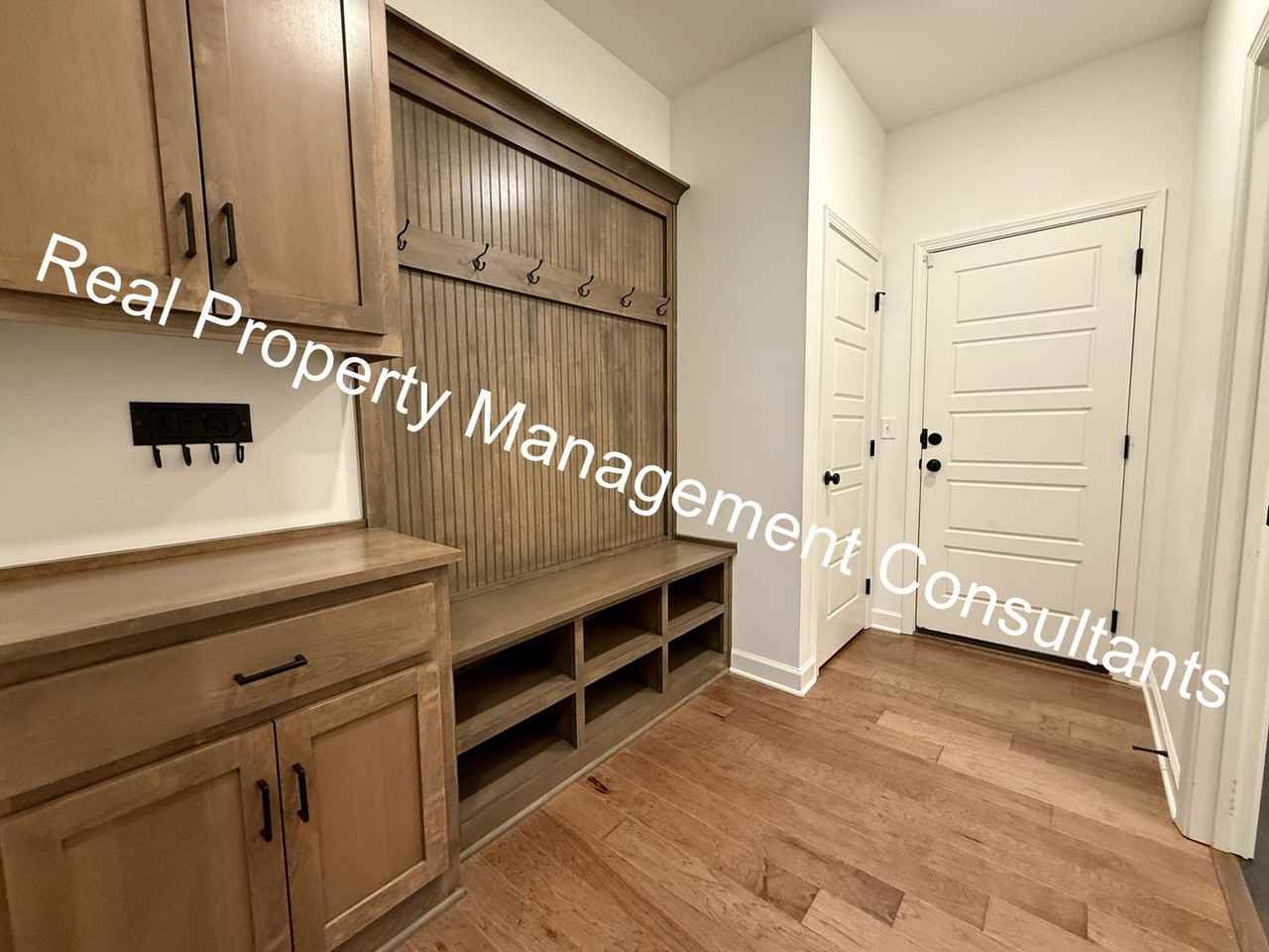 1833 Ne Ravenwood Dr - Photo 4 of 43