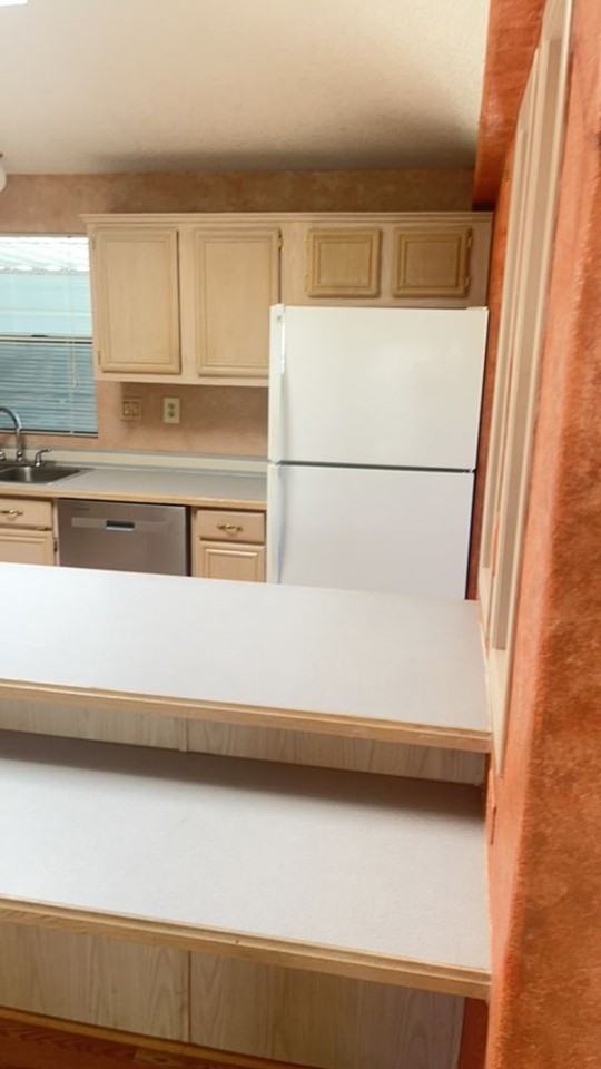 3167 W Robin Rd - Photo 3 of 23
