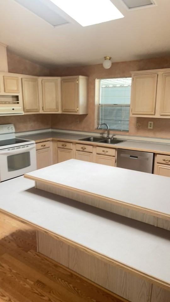 3167 W Robin Rd - Photo 6 of 23