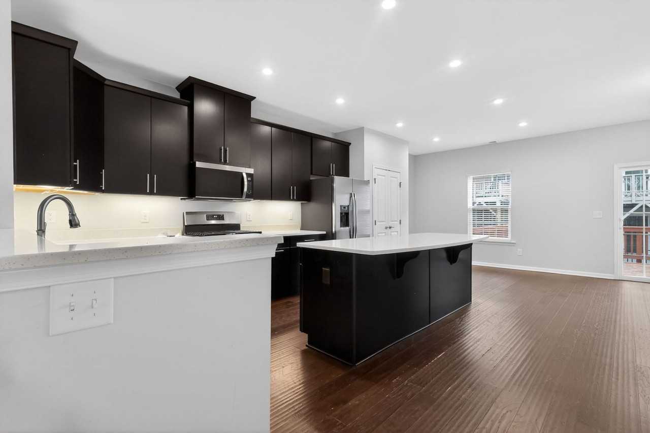 237 Roche Dr - Photo 3 of 30