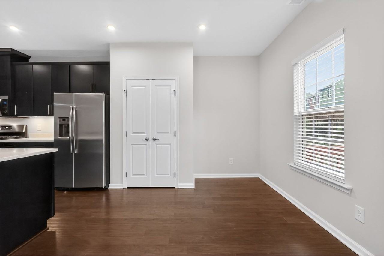 237 Roche Dr - Photo 5 of 30