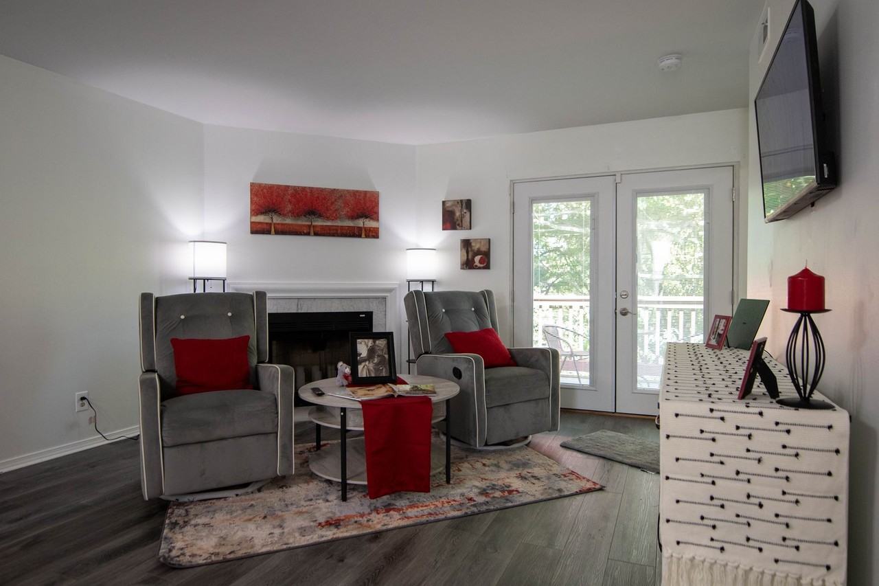 16295 Rose Wreath Ln - Photo 2 of 15