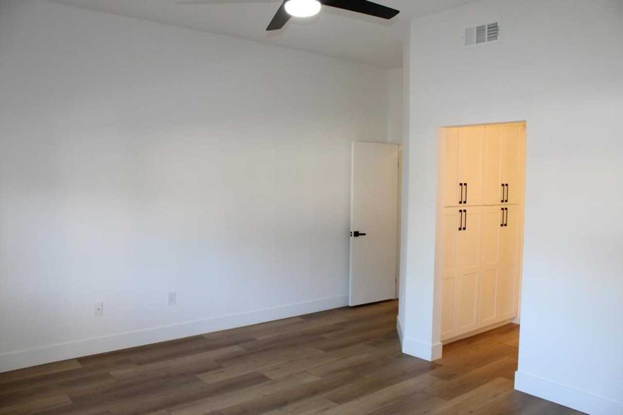 3516 Somerset Way - Photo 6 of 20