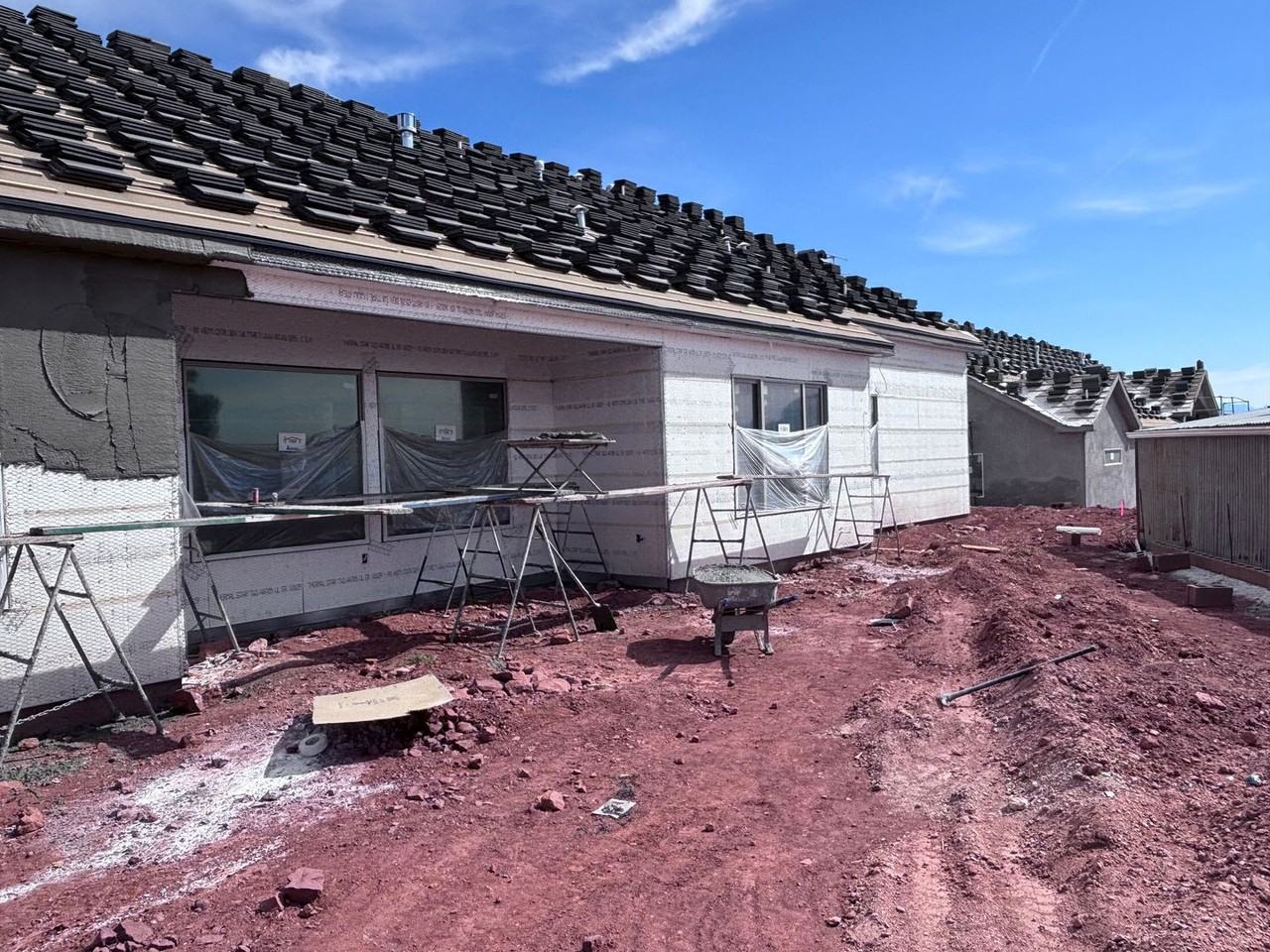 2836 E Creek Side Ct - Photo 2 of 16