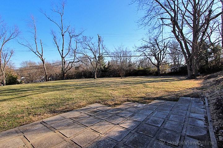 1506 Revlon Dr - Photo 4 of 19