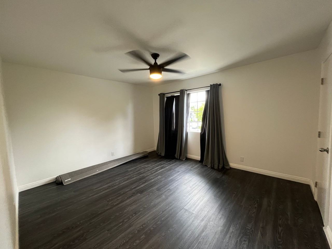 20930 Parthenia St #201 - Photo 5 of 8