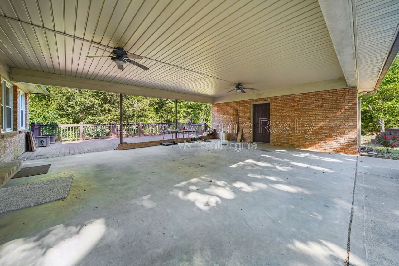 16301 Capps Rd - Photo 3 of 42