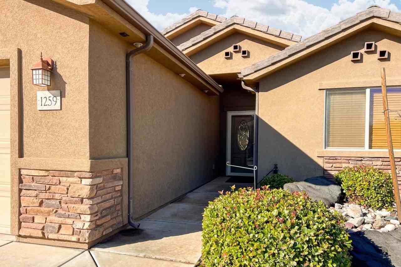 1259 N 2190 W - Photo 2 of 34