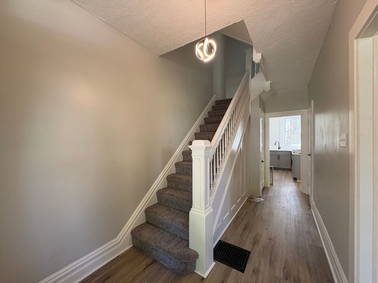 129 Dunbar Ave - Photo 2 of 24