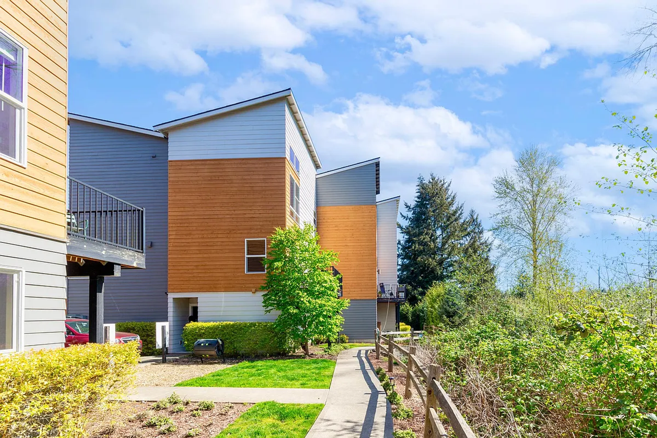 18240 73rd Ave Ne #103 - Photo 2 of 24