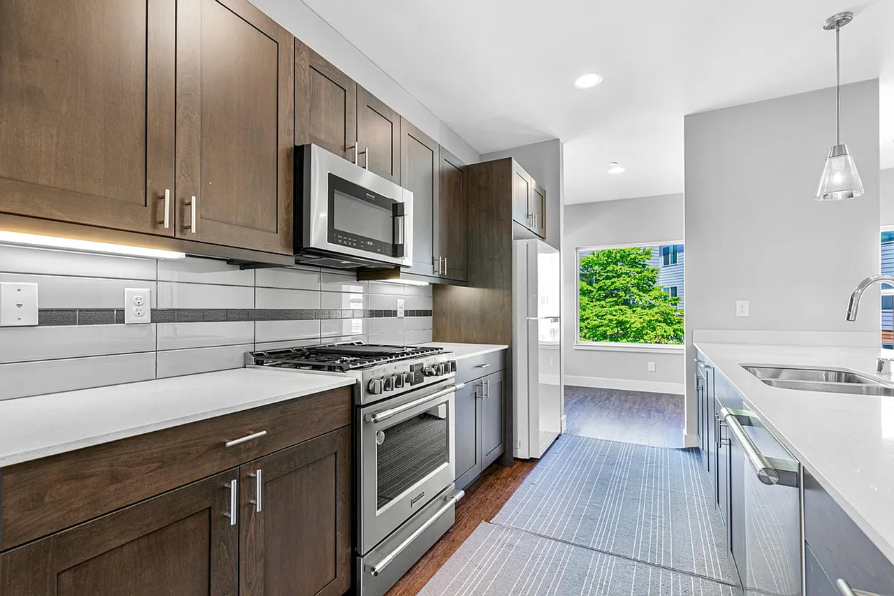 18240 73rd Ave Ne #103 - Photo 6 of 24