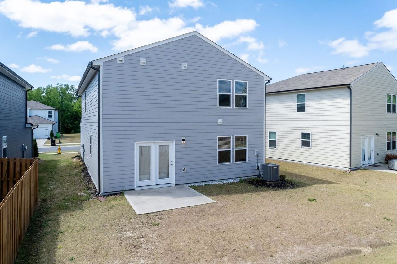 1517 Rhodes Pond St - Photo 5 of 29