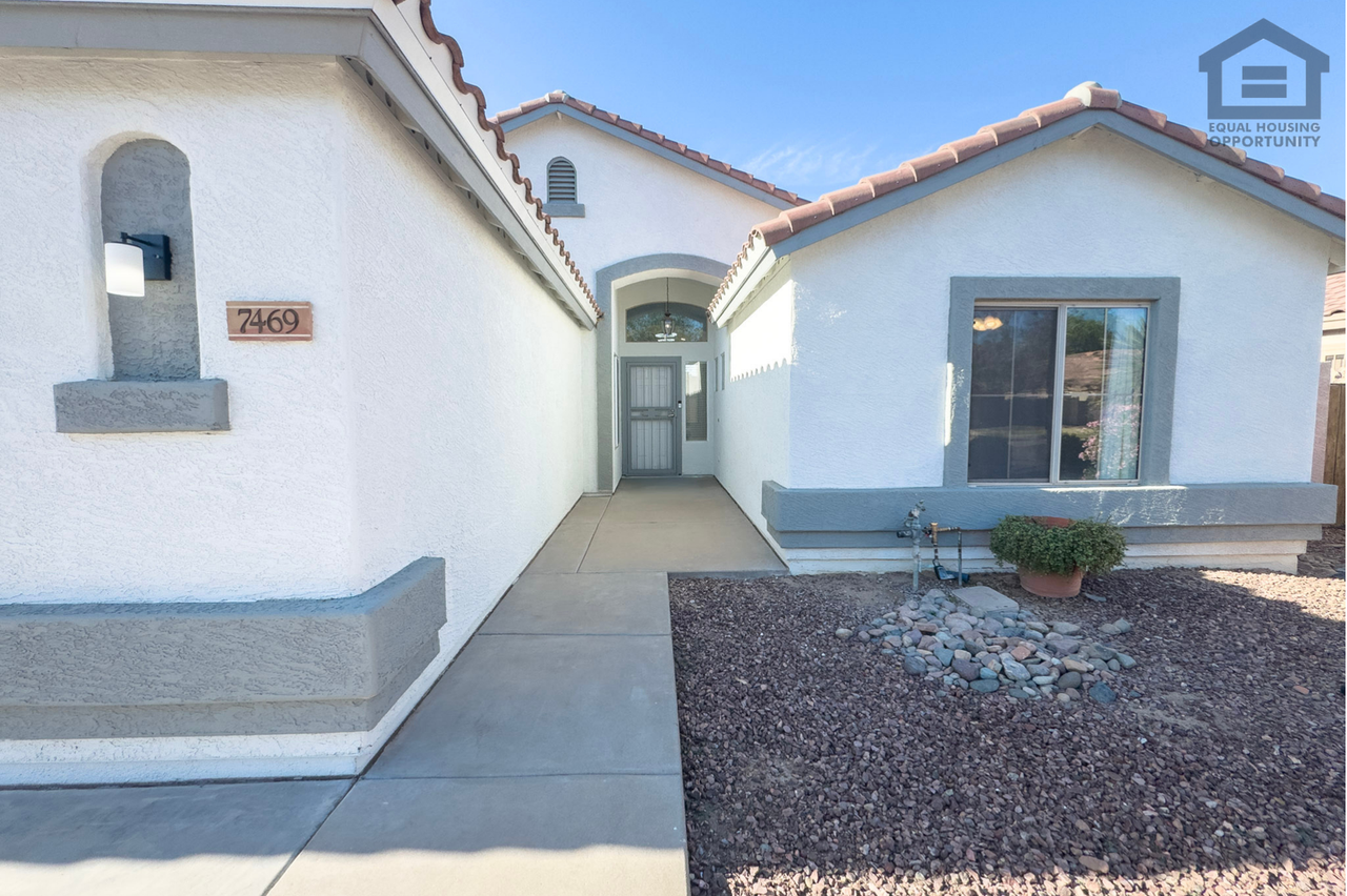 7469 W Monona Dr - Photo 5 of 50