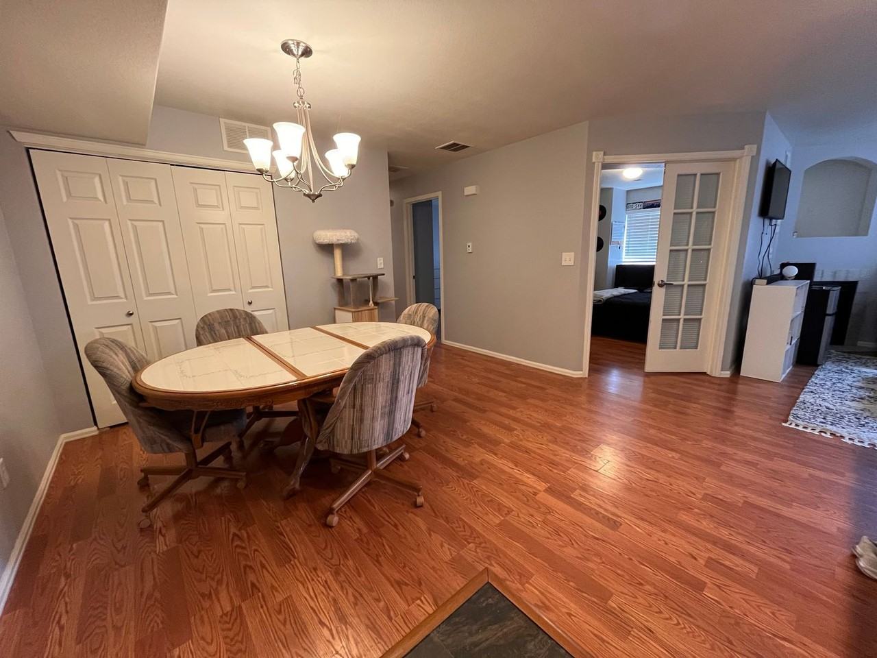 2551 W 24th St - Photo 4 of 18