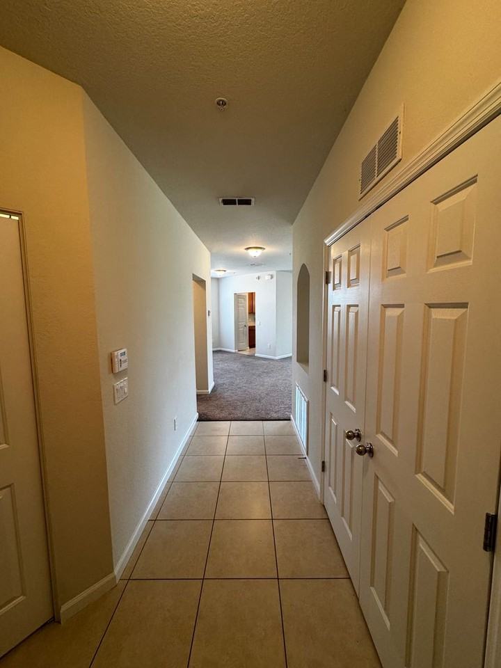 4401 Sw 52nd Cir #101 - Photo 3 of 24