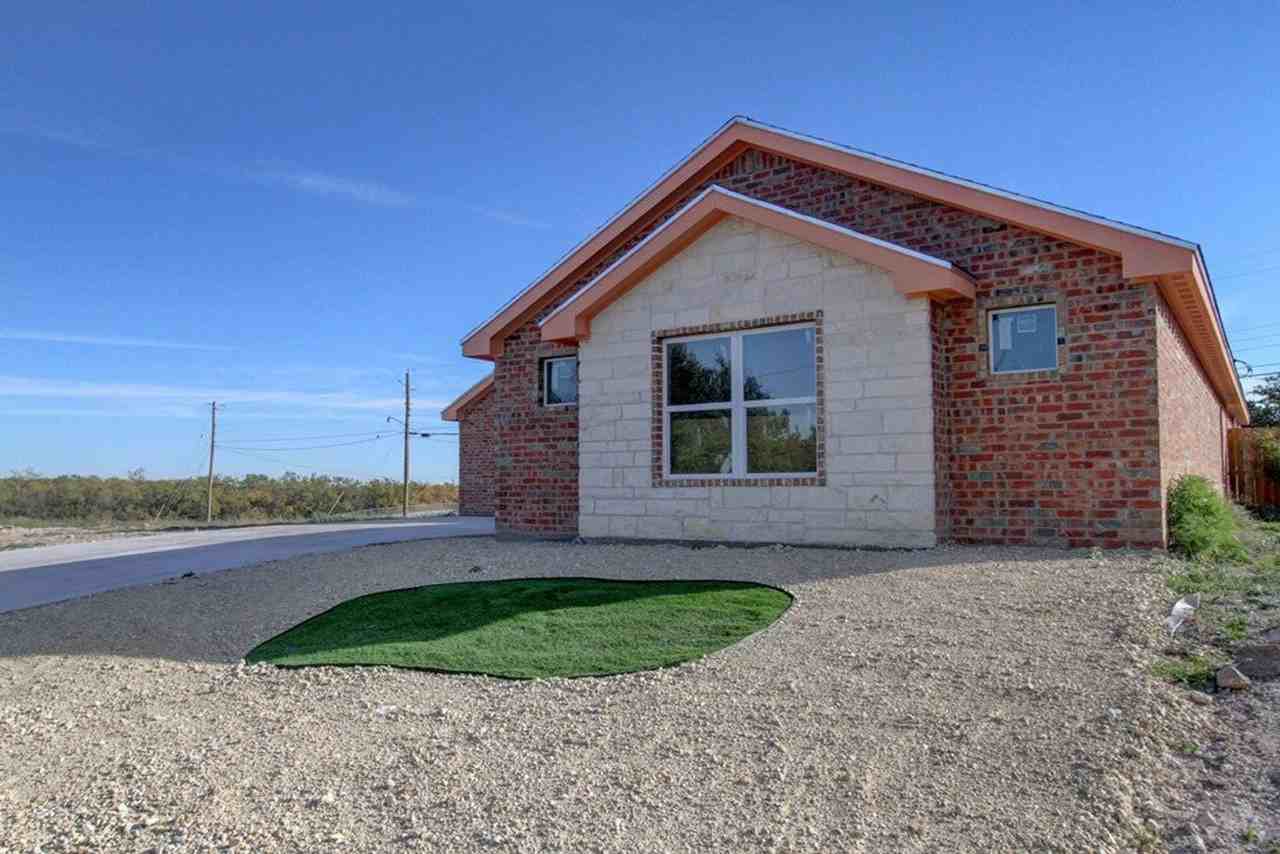 2310 N Poe St - Photo 2 of 27