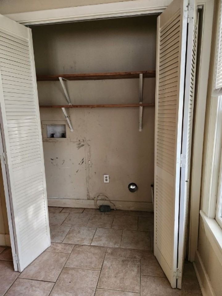 239 West Dr - Photo 4 of 7