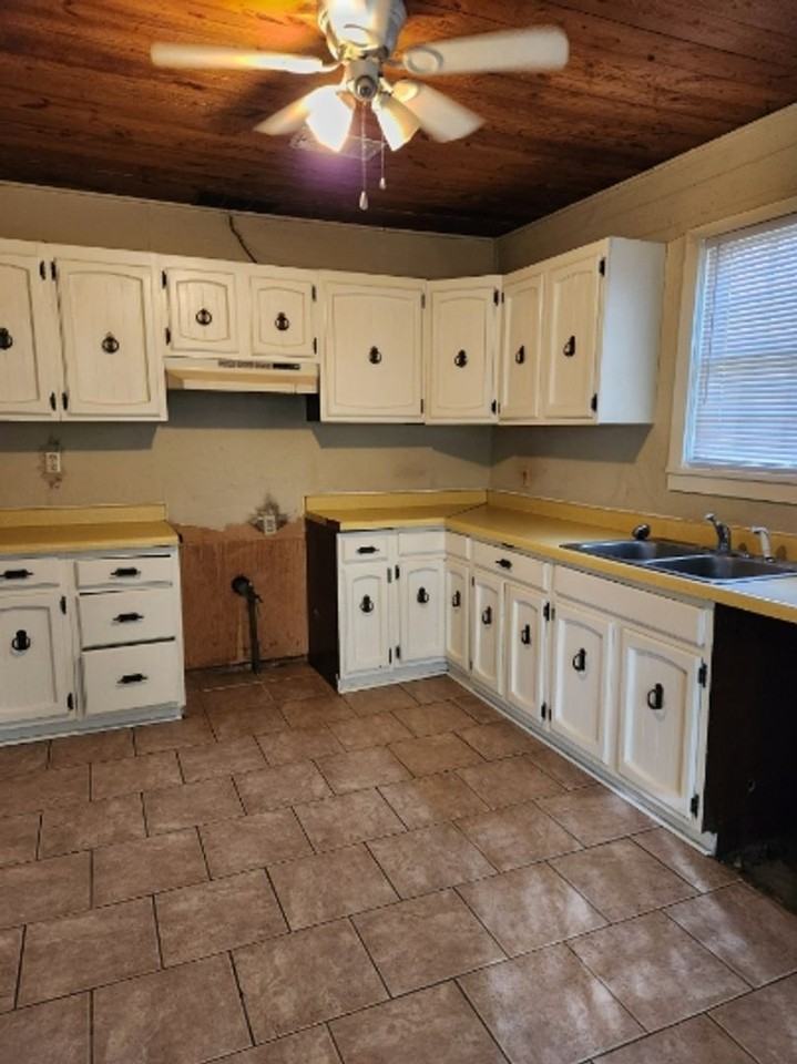 239 West Dr - Photo 5 of 7