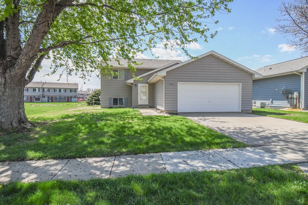 4405 W Antelope Dr - Photo 3 of 44