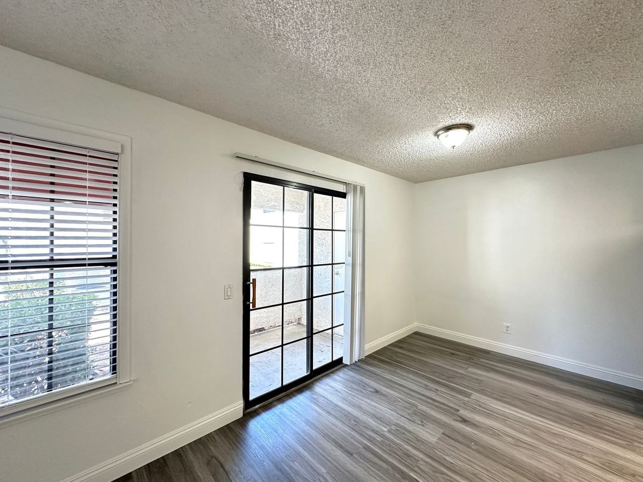 6687 W Tropicana Ave #102 - Photo 6 of 16