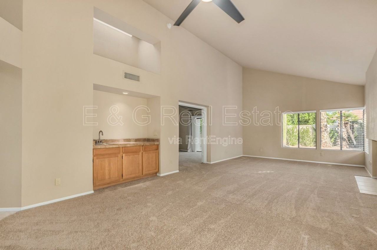 10060 E San Bernardo Dr - Photo 4 of 22