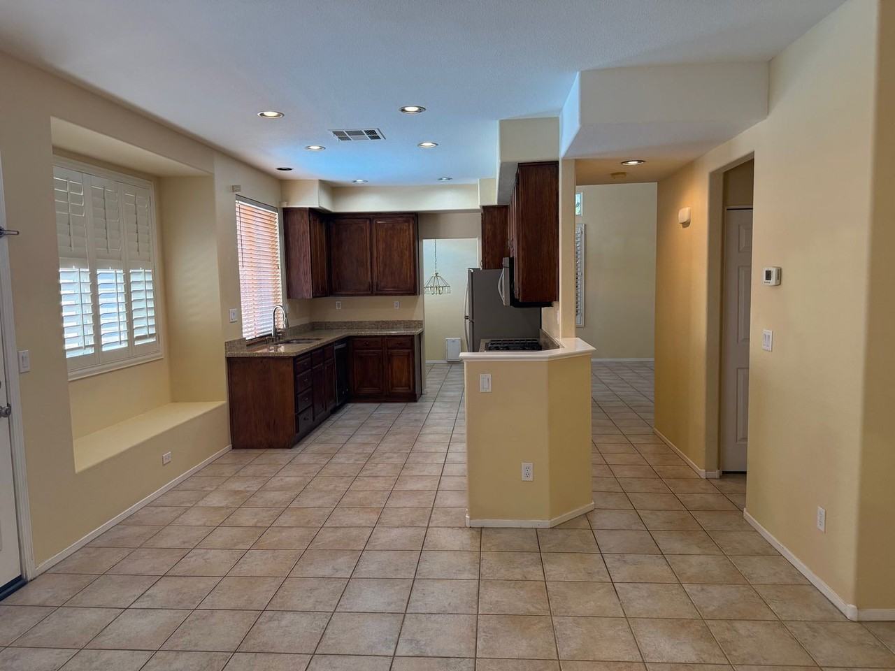 7944 Bonaventure Dr - Photo 4 of 19