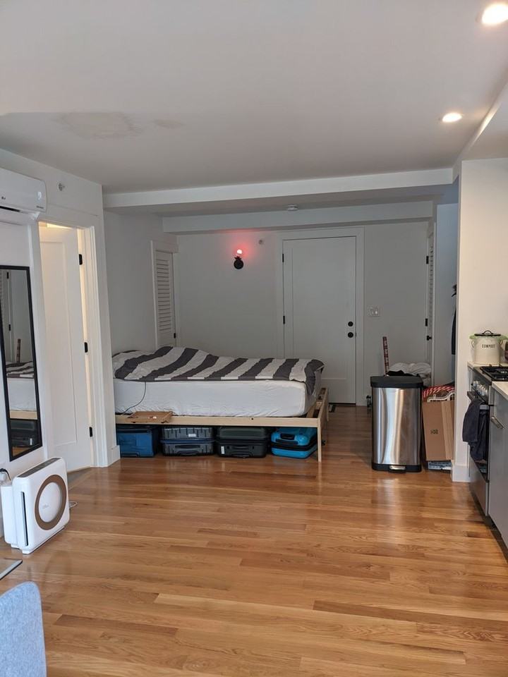 70 Winchester St - Photo 5 of 8