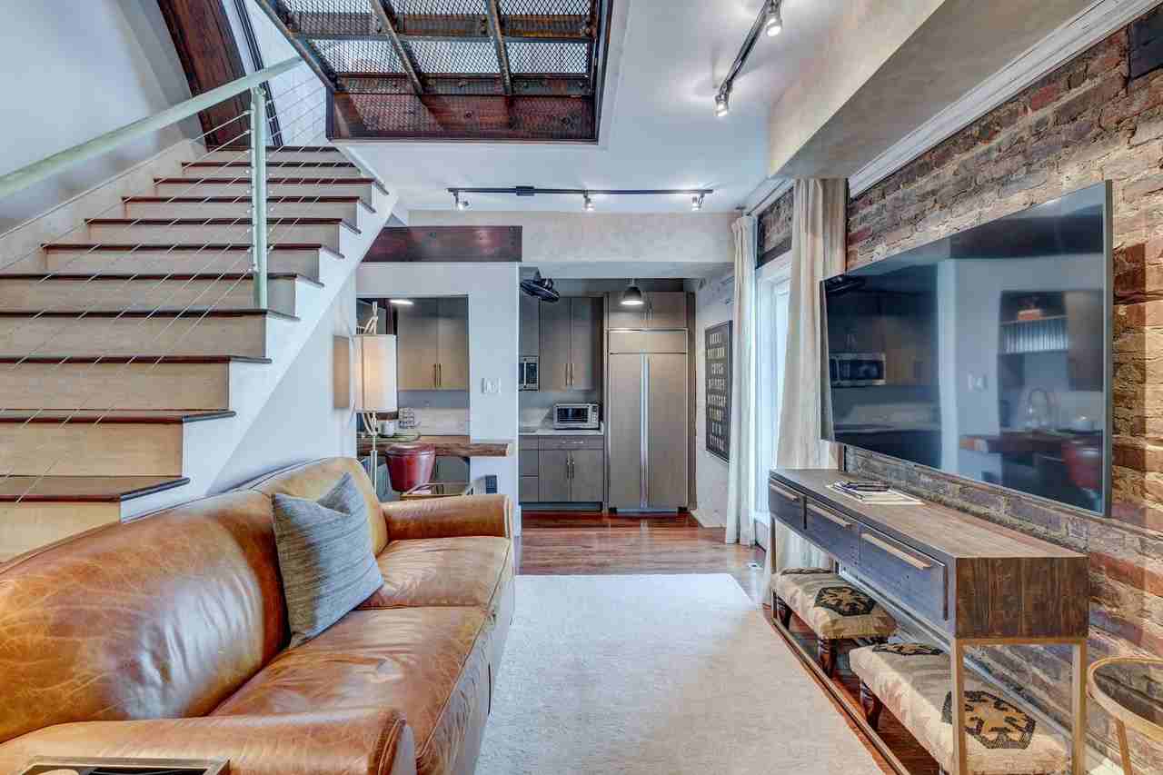 21 N Front St - Photo 5 of 19