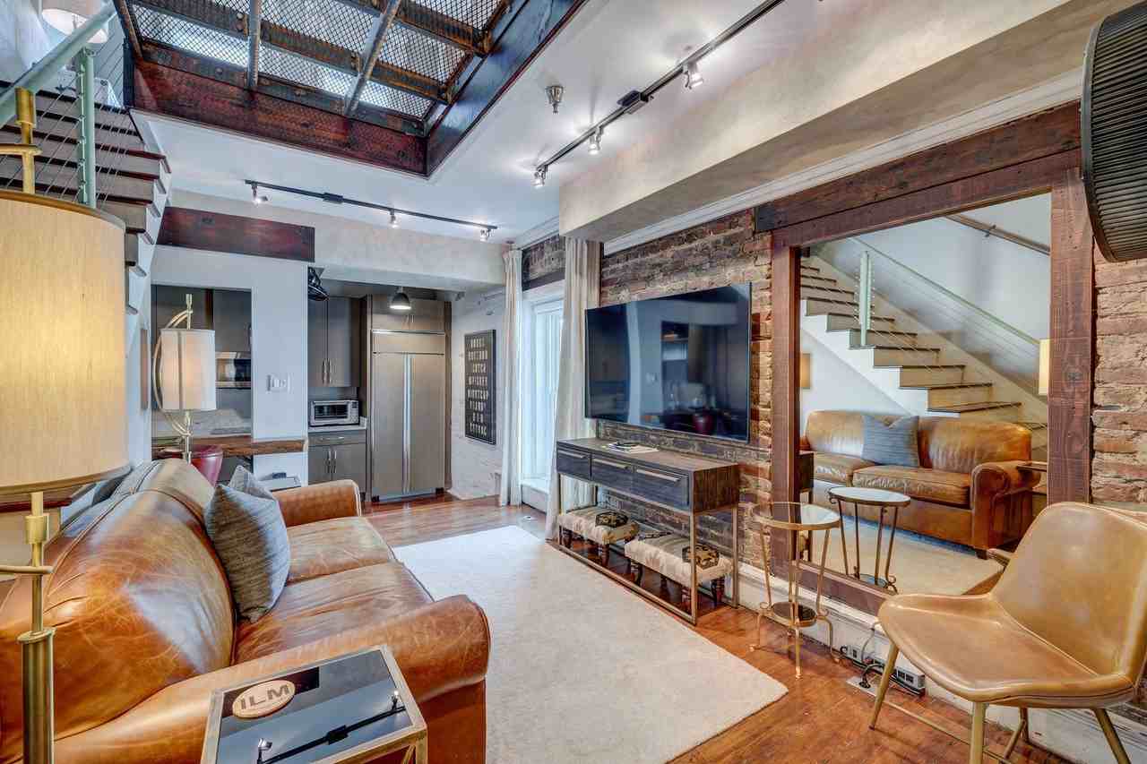 21 N Front St - Photo 6 of 19