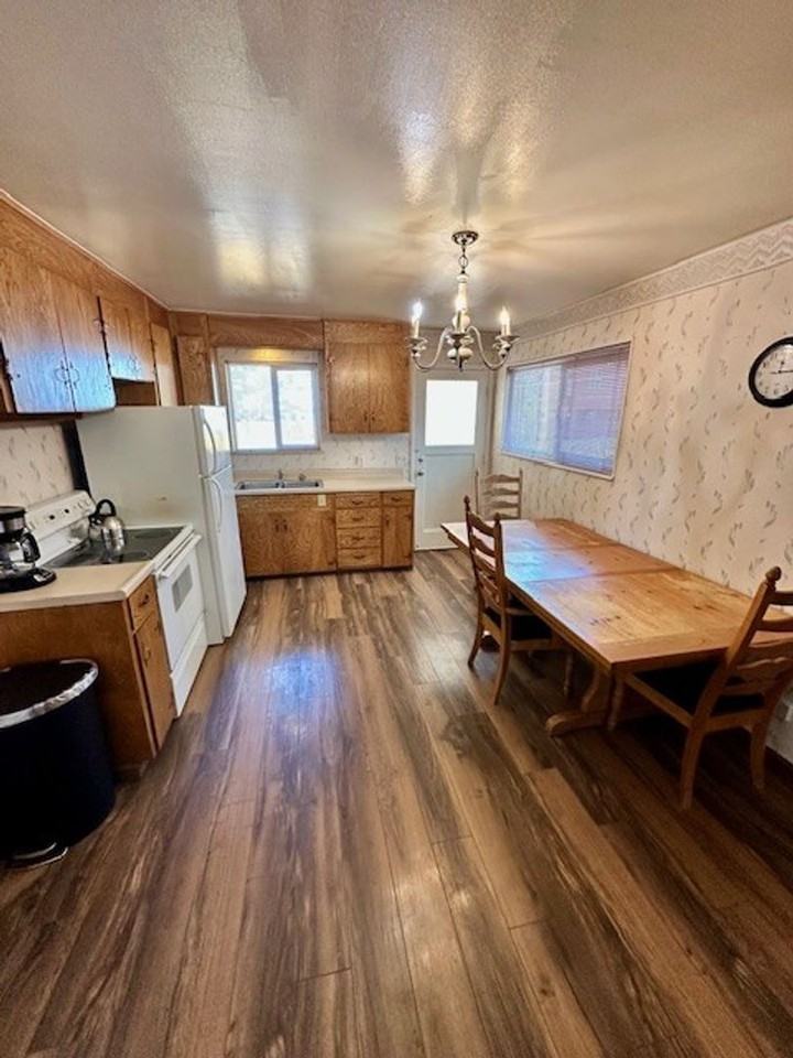 3795 Alder Ave - Photo 3 of 12