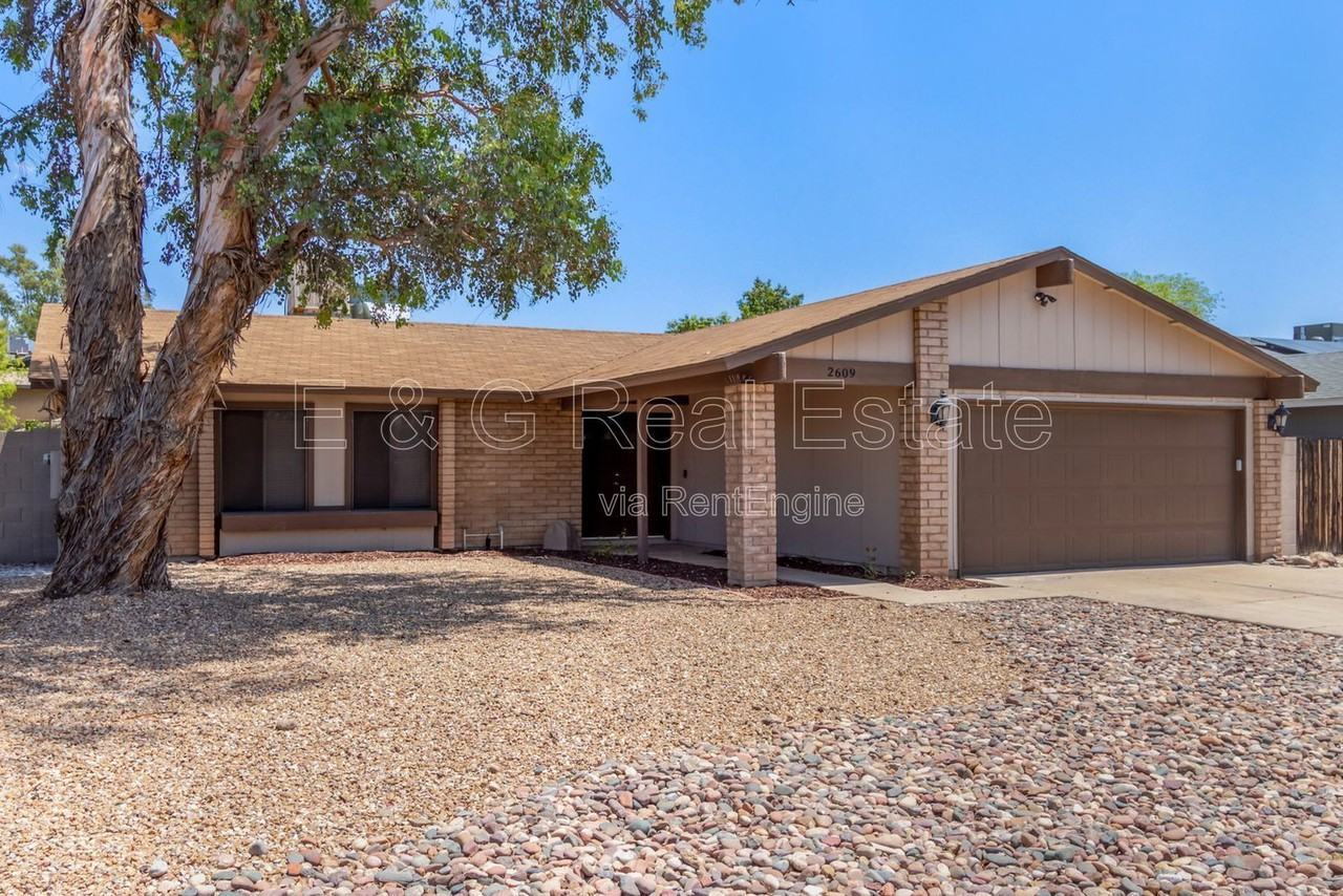 2609 N Nebraska St - Photo 4 of 36