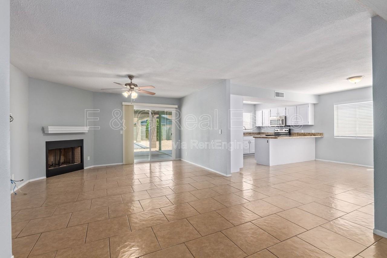 2609 N Nebraska St - Photo 6 of 36