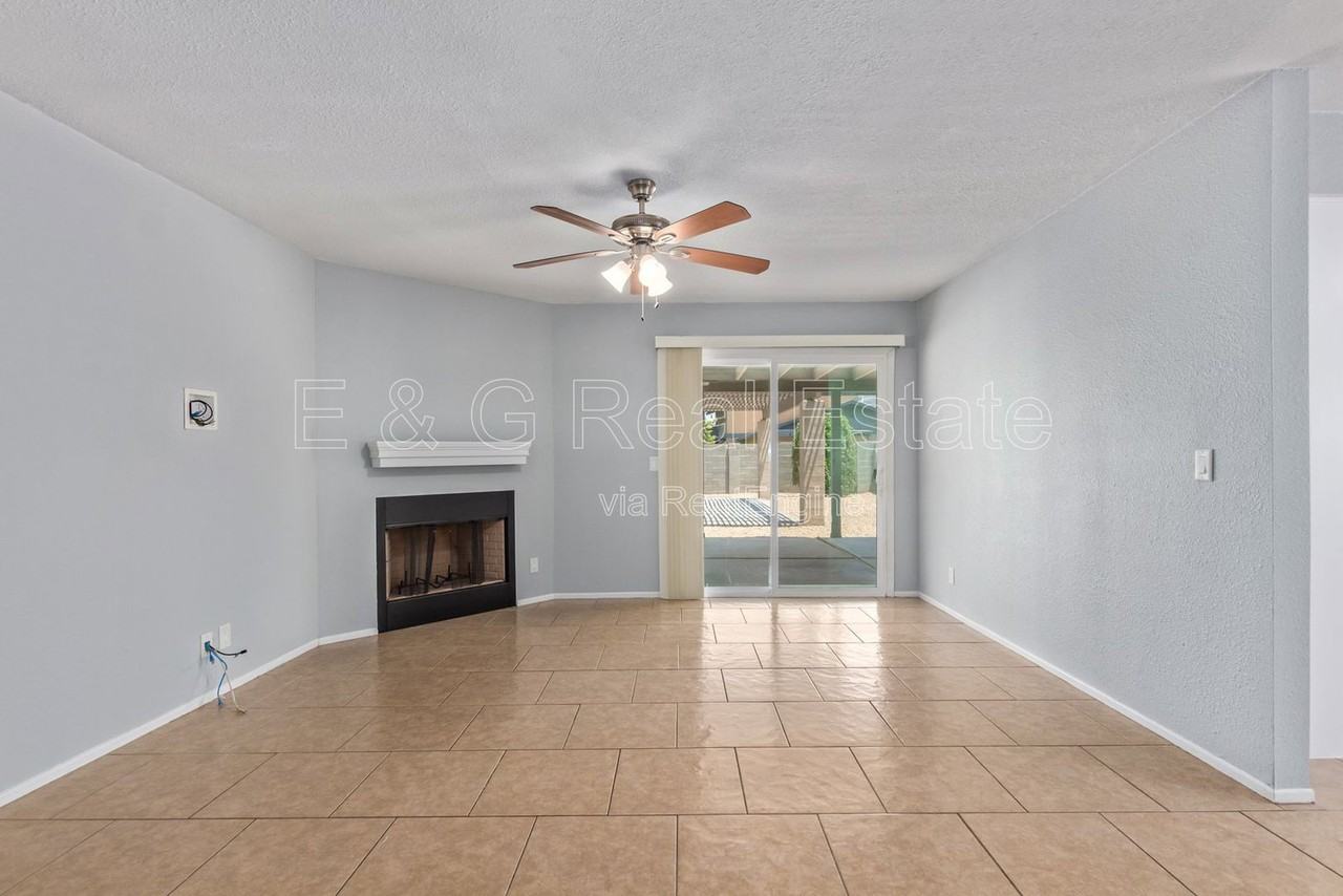 2609 N Nebraska St - Photo 7 of 36