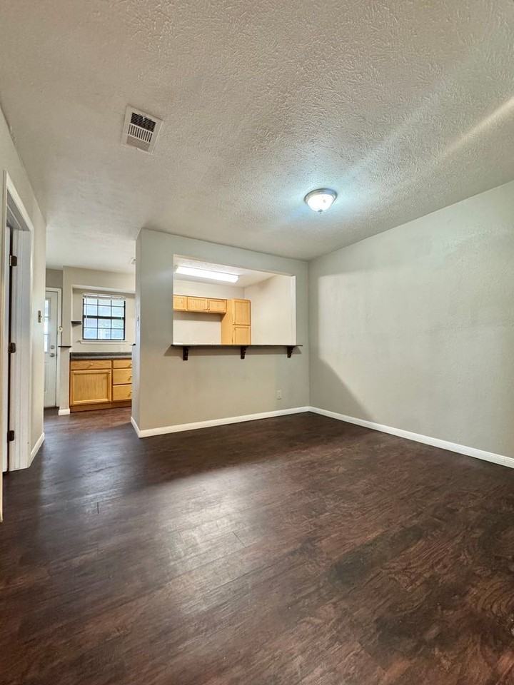 1715 Utah Ave - Photo 4 of 15