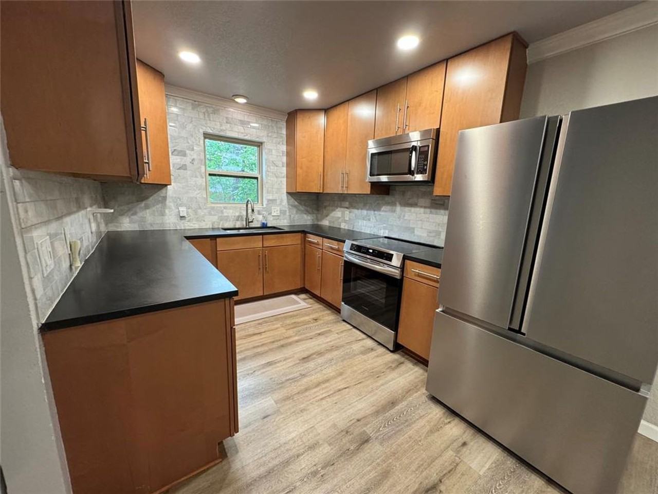 6001 Libyan Dr - Photo 3 of 13